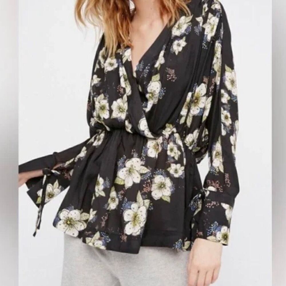Free People Tuscan Dreams floral tunic blouse size XS